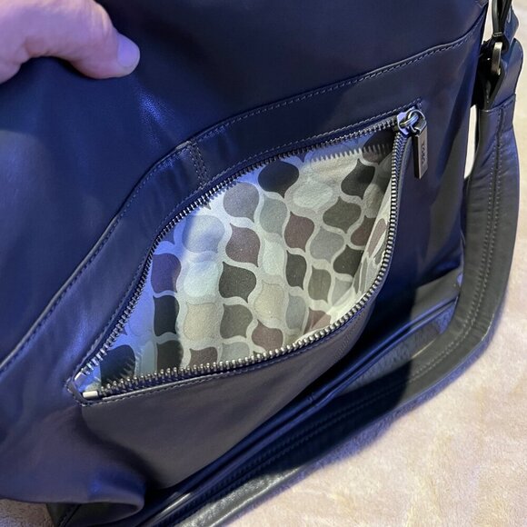 Hobo International Gray Leather Fold Over with dust bag - Picture 12 of 16